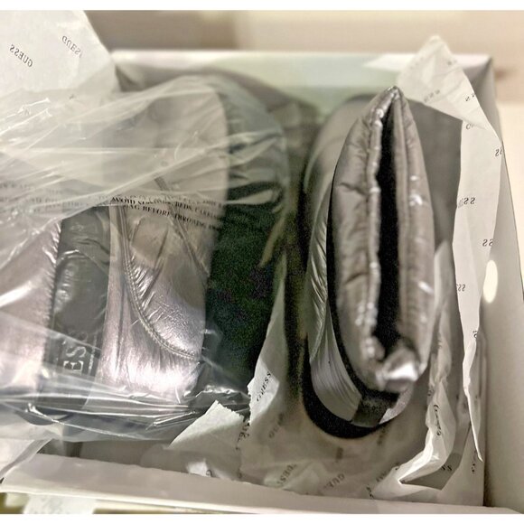 Guess Boots Womens Size 7.5 Pewter Silver Platform Boots GWJILONA2 Winter Style - Picture 8 of 9